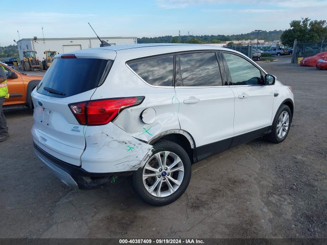 Ford ESCAPE SE 2019 1FMCU0GD0KUC36827 Image 4