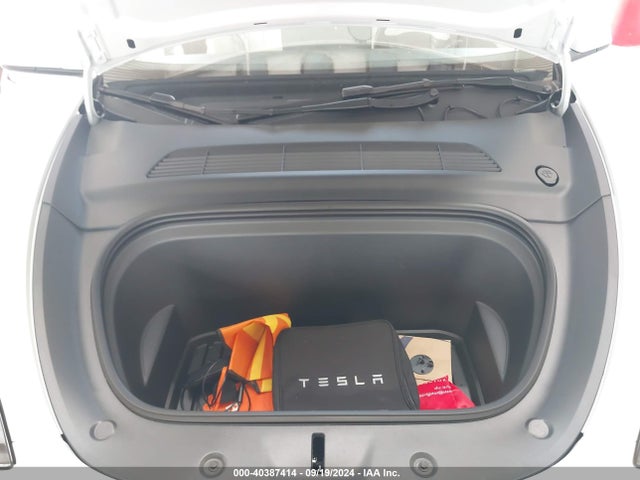 2024 TESLA MODEL Y 7SAYGDED3RF115792 Photo 9