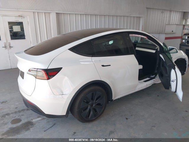 2024 TESLA MODEL Y 7SAYGDED3RF115792 Photo 3