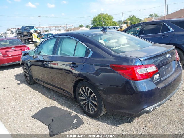 4S3BNAC66J3035710 Subaru Legacy Premium