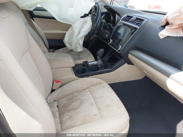 4S3BNAC66J3035710 Subaru Legacy Premium