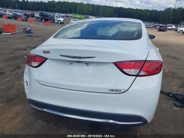 Chrysler 200 Limited 2015 1C3CCCAB4FN692611 Image 16