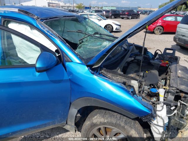 KM8J3CA40HU497758 Hyundai TUCSON SE