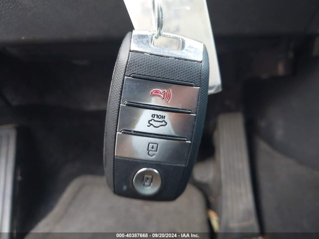 KIA OPTIMA EX 2018 5XXGU4L31JG187488 Image 11