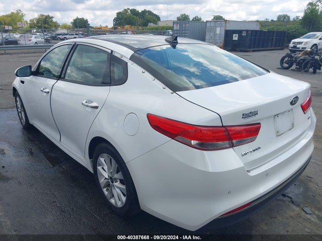 KIA OPTIMA EX 2018 5XXGU4L31JG187488 Image 3