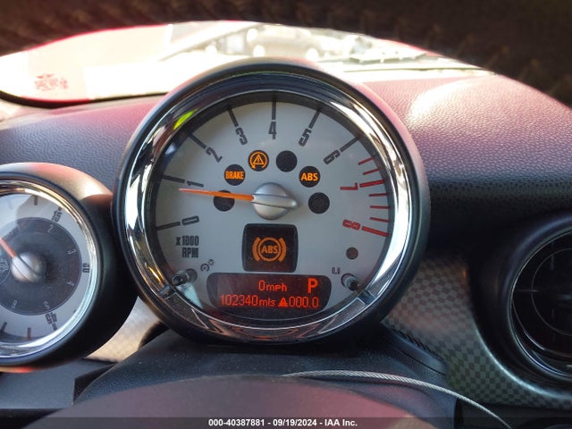 2010 MINI COOPER S WMWMS3C53ATY09333 Photo 6