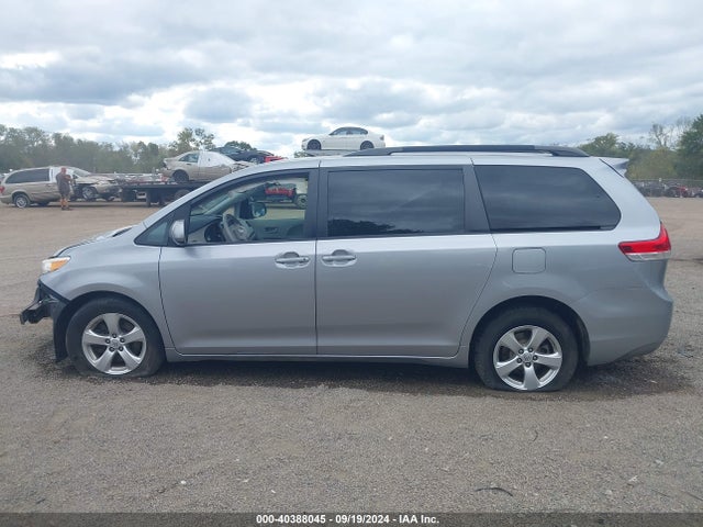 Toyota Sienna Le V6 8 Passenger 2014 5TDKK3DCXES408308 Image 15