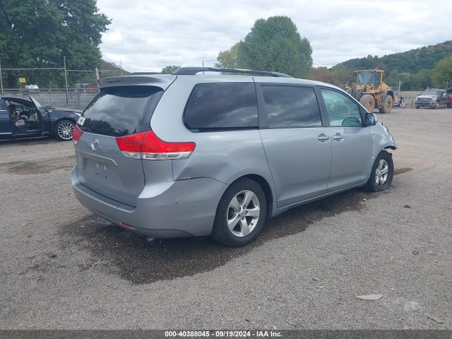 Toyota Sienna Le V6 8 Passenger 2014 5TDKK3DCXES408308 Image 4