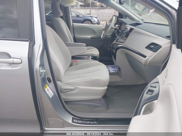 Toyota Sienna Le V6 8 Passenger 2014 5TDKK3DCXES408308 Image 5