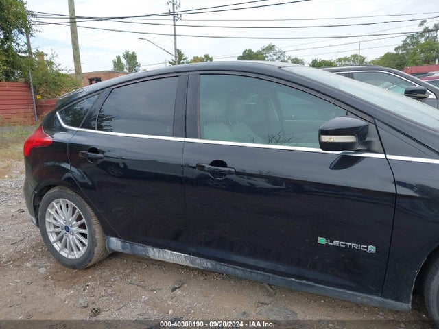 Ford FOCUS ELECTRIC 2018 1FADP3R48JL317678 Image 13