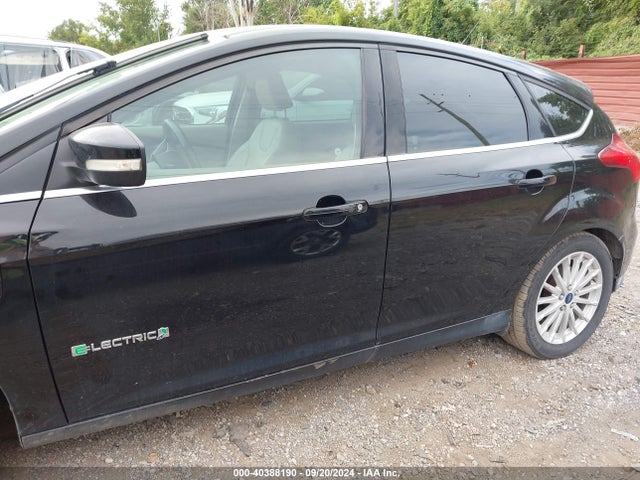 Ford FOCUS ELECTRIC 2018 1FADP3R48JL317678 Image 14