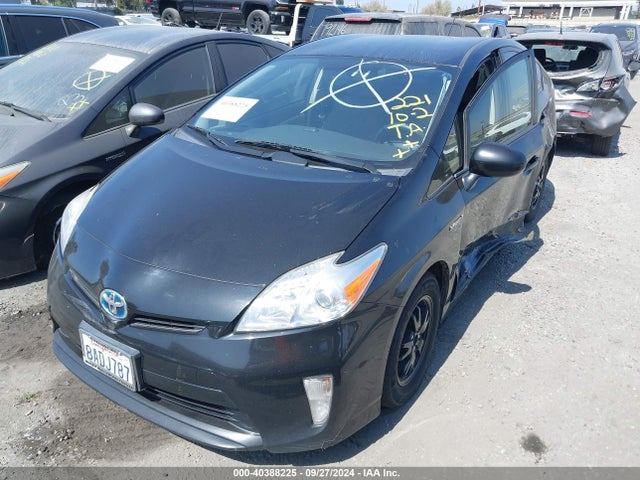 JTDKN3DU3F1914030 Toyota Prius Three