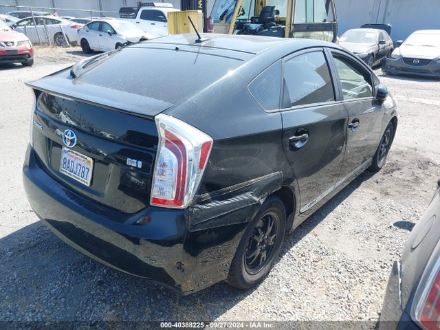 JTDKN3DU3F1914030 Toyota Prius Three