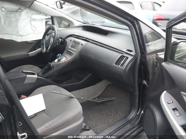 JTDKN3DU3F1914030 Toyota Prius Three