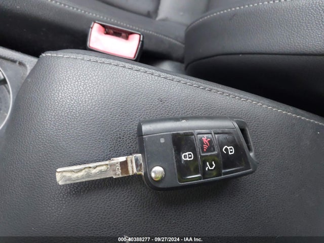 3VW217AU6FM045169 Volkswagen Golf Tsi S 4-door