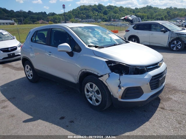 Chevrolet TRAX LS 2018 3GNCJKSB0JL213241 Image 1