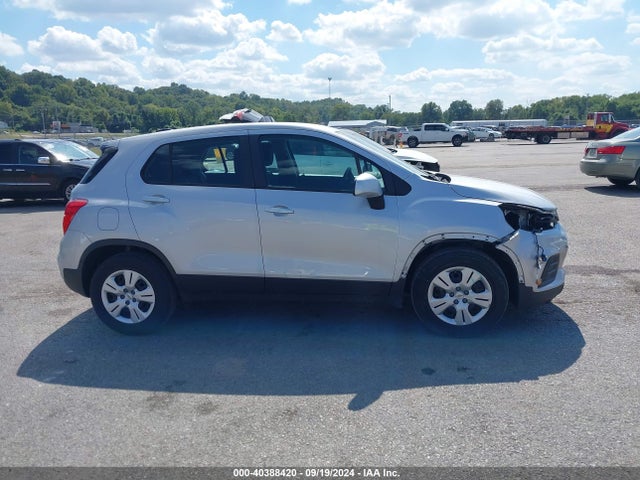 Chevrolet TRAX LS 2018 3GNCJKSB0JL213241 Image 13