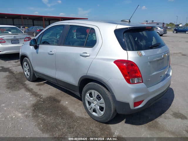 Chevrolet TRAX LS 2018 3GNCJKSB0JL213241 Image 3