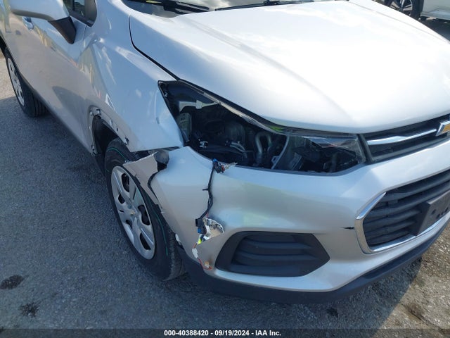Chevrolet TRAX LS 2018 3GNCJKSB0JL213241 Image 6