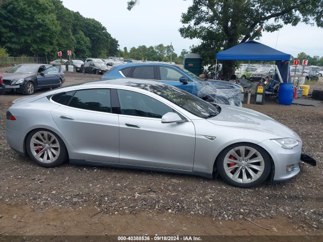Tesla Model S P85d 2014 5YJSA1H24EFP64847 Image 13