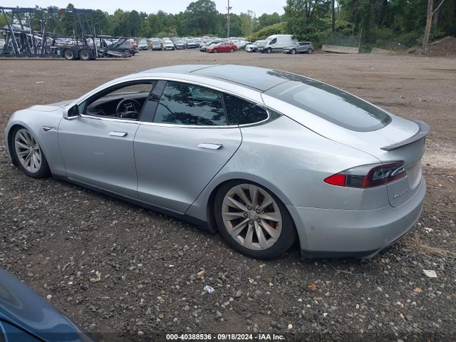 Tesla Model S P85d 2014 5YJSA1H24EFP64847 Image 14