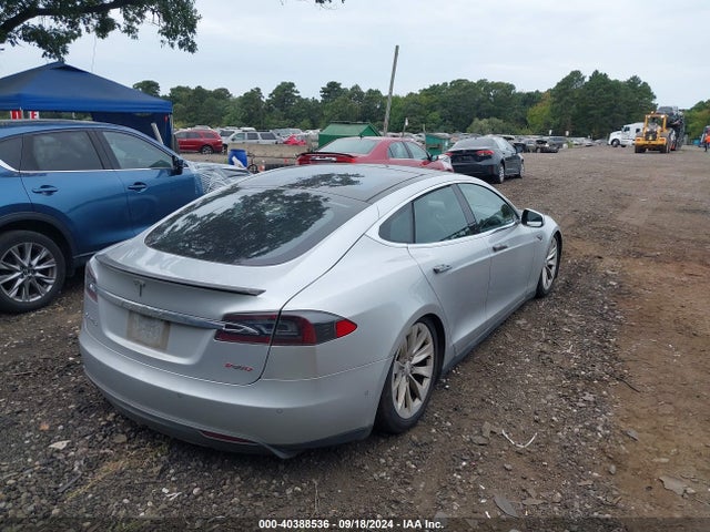 5YJSA1H24EFP64847 Tesla Model S P85d