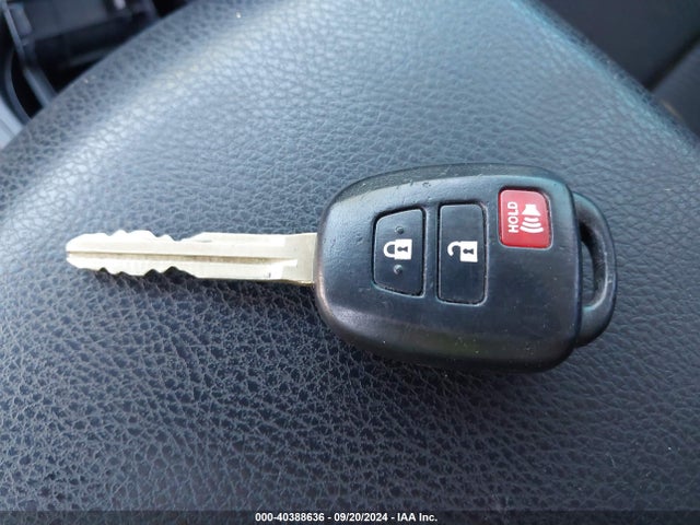 Toyota RAV4 LE 2017 JTMZFREV7HJ701462 Image 11