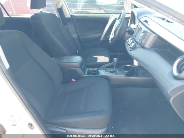Toyota RAV4 LE 2017 JTMZFREV7HJ701462 Image 5