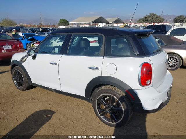 2013 MINI COUNTRYMAN WMWZC3C5XDWP21658 Photo 2