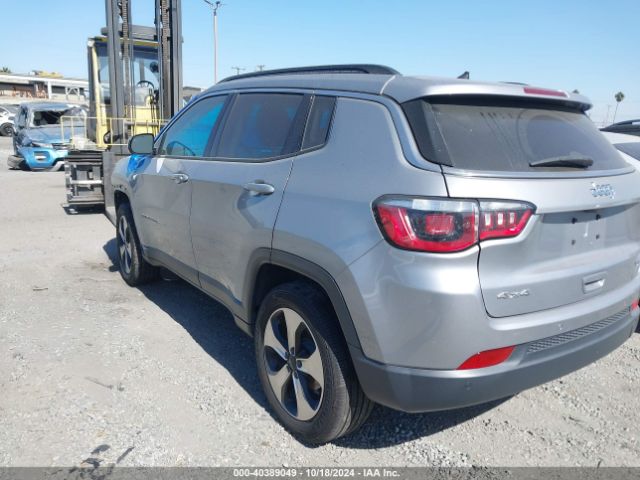 2018 JEEP COMPASS 3C4NJDBBXJT282323 Photo 2