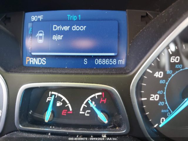 1FMCU9GXXFUA01050 Ford ESCAPE SE