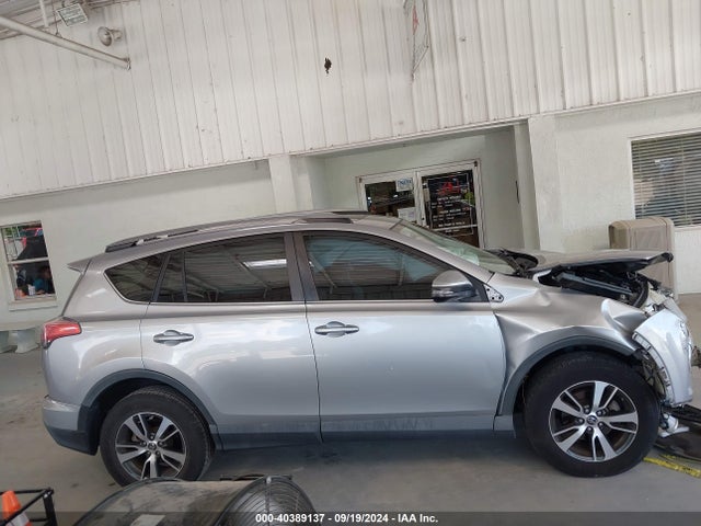 Toyota Rav4 Xle 2017 2T3WFREVXHW370641 Image 13