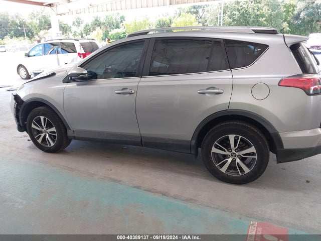 Toyota Rav4 Xle 2017 2T3WFREVXHW370641 Image 14