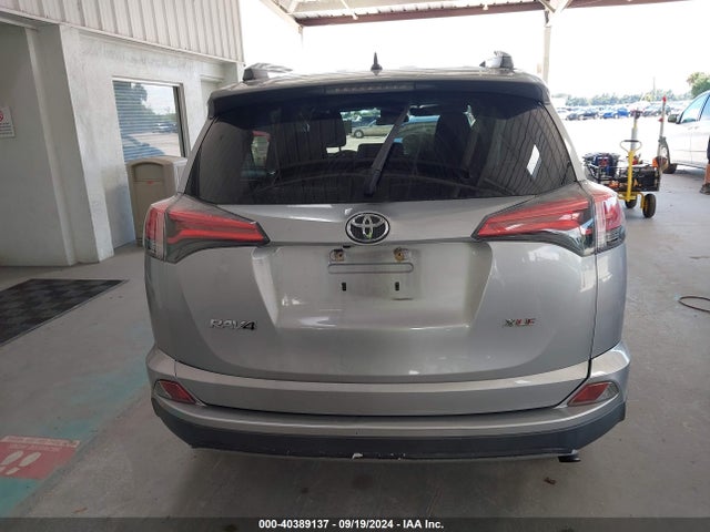 Toyota Rav4 Xle 2017 2T3WFREVXHW370641 Image 16