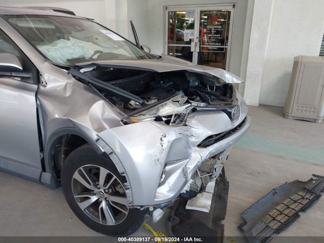 Toyota Rav4 Xle 2017 2T3WFREVXHW370641 Image 6