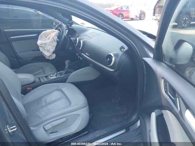 2018 AUDI A3 WAUB8GFF4J1007399 Photo 4