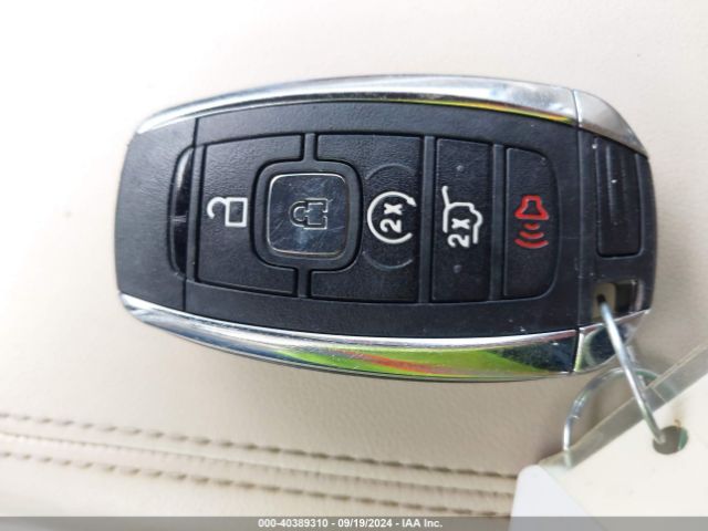 5LMJJ2HT8JEL12317 Lincoln Navigator Select