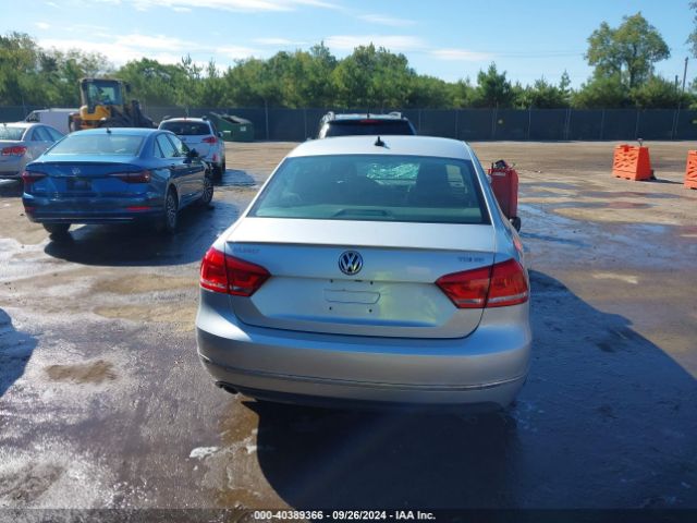 1VWBV7A32FC085780 Volkswagen Passat 2.0l Tdi Se