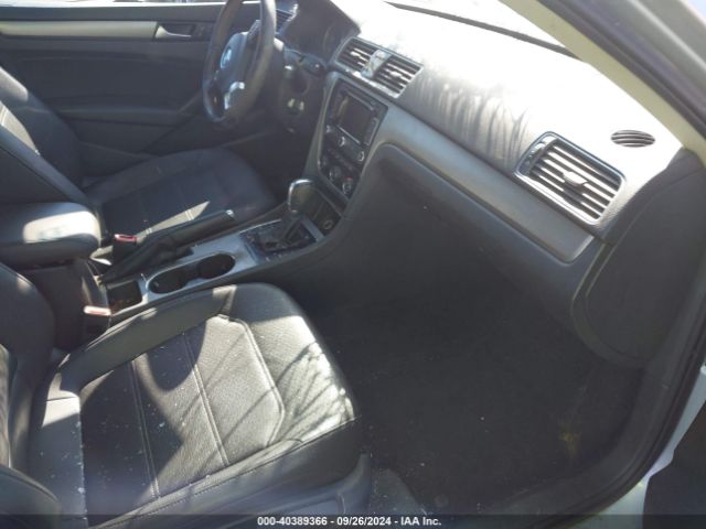 1VWBV7A32FC085780 Volkswagen Passat 2.0l Tdi Se