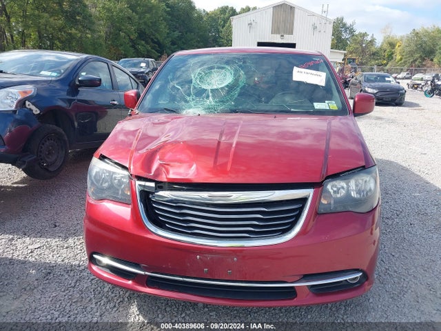 2C4RC1HG8ER409267 Chrysler Town & Country S