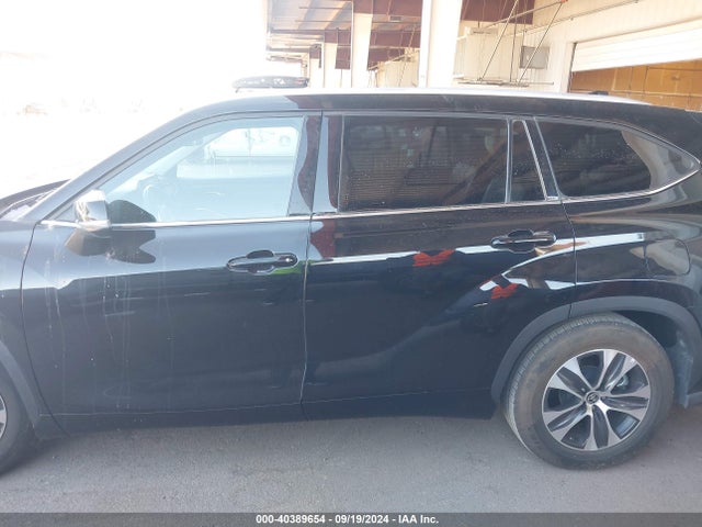 Toyota Highlander Xle 2022 5TDGZRAH7NS130083 Image 14