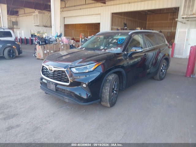 Toyota Highlander Xle 2022 5TDGZRAH7NS130083 Image 2