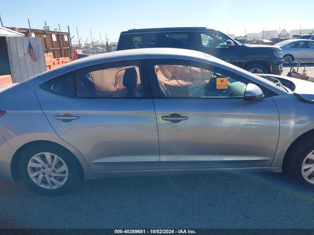 Hyundai ELANTRA SE 2017 5NPD74LFXHH148904 Image 12