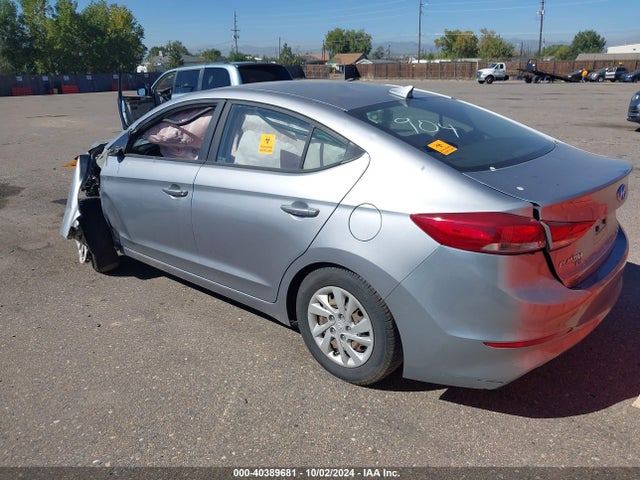 Hyundai ELANTRA SE 2017 5NPD74LFXHH148904 Image 3