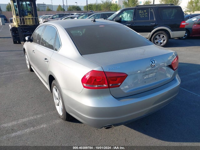 1VWBP7A35EC003310 Volkswagen Passat 2.5l Se