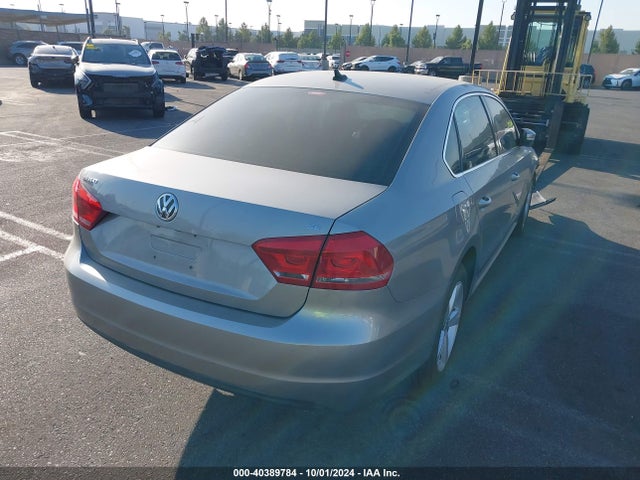 1VWBP7A35EC003310 Volkswagen Passat 2.5l Se