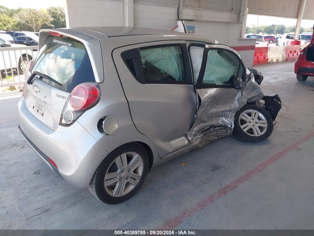 Chevrolet Spark 1lt Cvt 2015 KL8CD6S95FC813821 Image 4