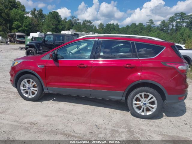 1FMCU9GDXHUA35529 Ford ESCAPE SE