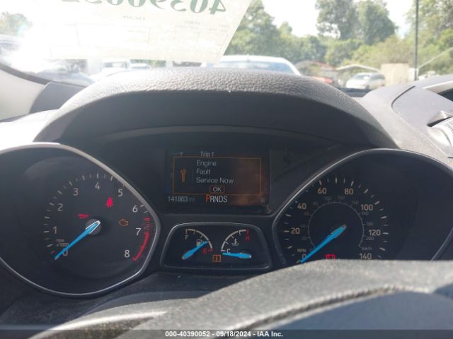1FMCU9GDXHUA35529 Ford ESCAPE SE