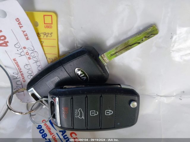 KNDPMCAC0H7117268 KIA Sportage Lx